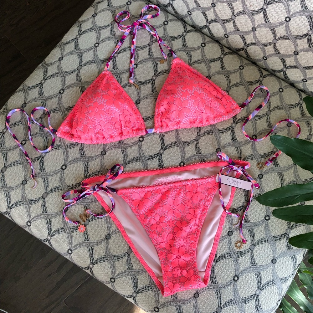 Adorable Victoria’s Secret two piece set swimsuit